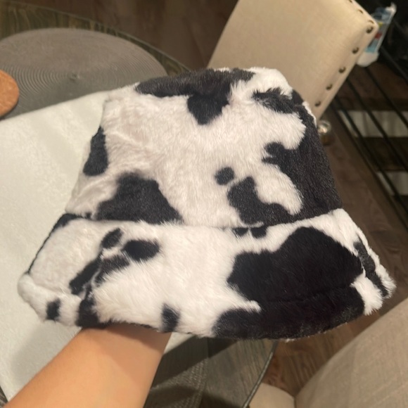 Fuzzy Cow Print Bucket Hat - Picture 2 of 3